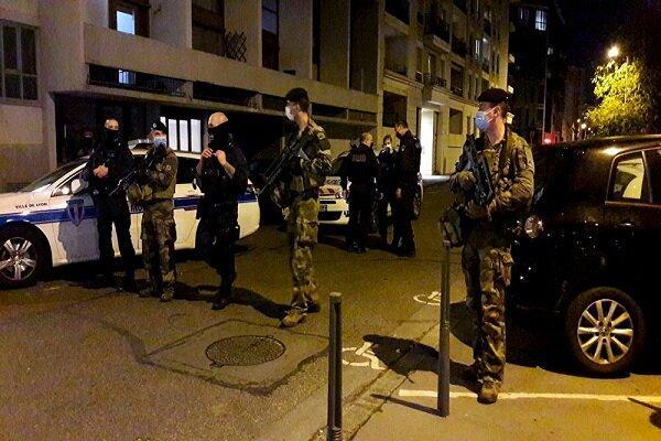 پلیس فرانسه عامل تیراندازی لیون را آزاد کرد پلیس فرانسه عامل تیراندازی لیون را آزاد کرد