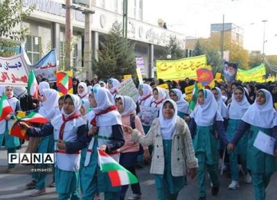 3 خیزش در سیزدهم آبان نقشی شگرف در تحرک و پیشرفت انقلاب اسلامی داشته است