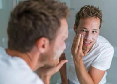 12 اشتباه رایج در شستن صورت که باعث آسیب رسیدن به پوست شما می گردد