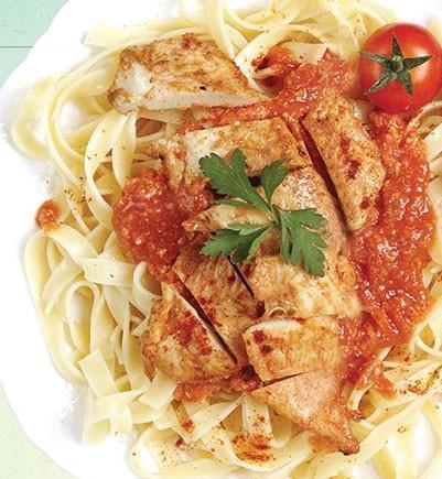 طرز تهیه تالیاتلی ایتالیایی با سس گوجه فرنگی و مرغ